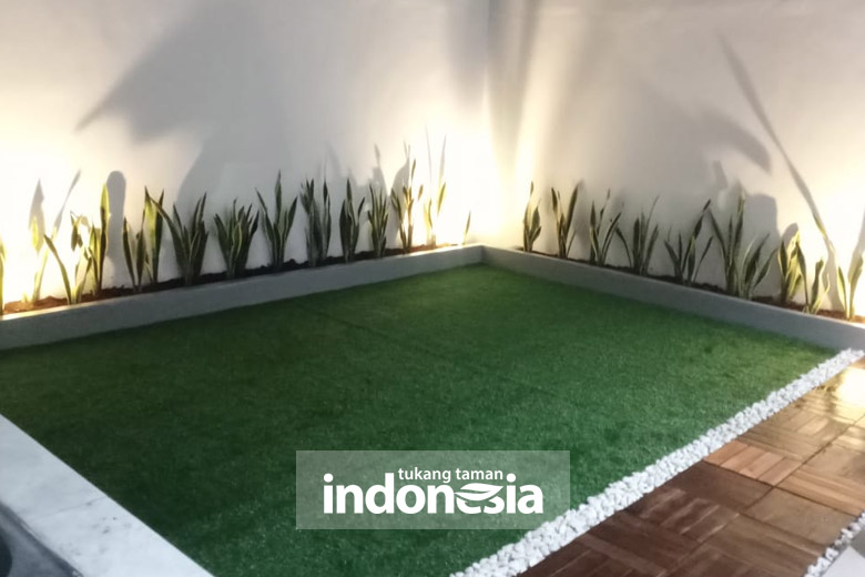 taman kering rumput sintetis